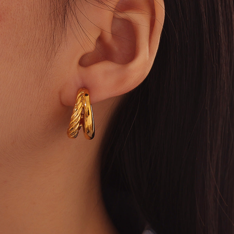 Twist Huggie Hoops – Gold