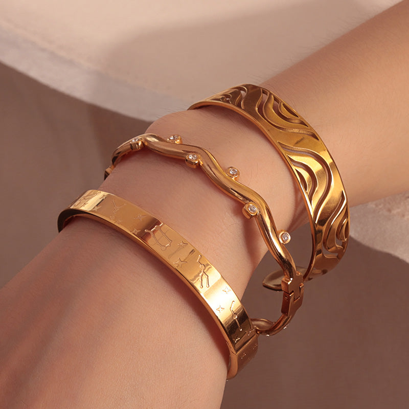 Wave Crystal Bangle – Gold