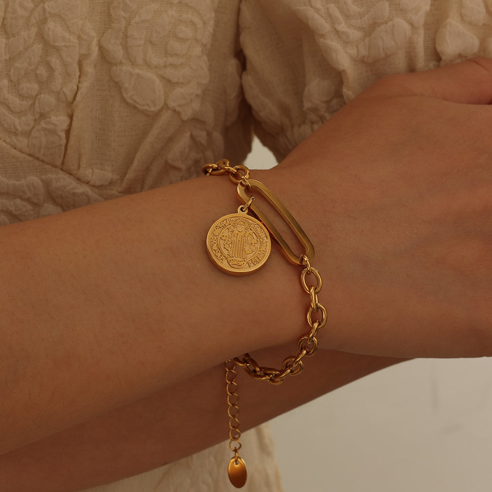 Coin-Charm Toggle Bracelet – Gold (17 + 5 cm)