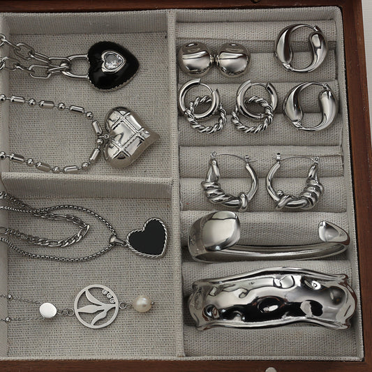 Polished Ball-End Cuff – Silver