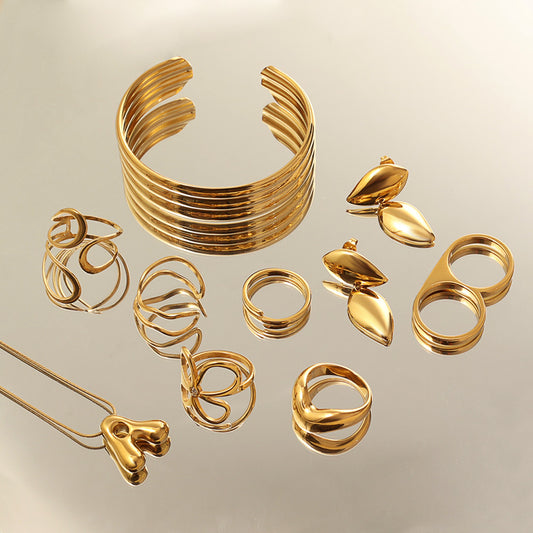 Double-V Open Ring – Gold (Adjustable)