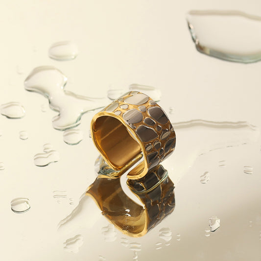 Wide Geo Cuff Ring – Gold