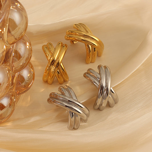 Twisted X Earrings – Gold (20 × 32.7 mm)