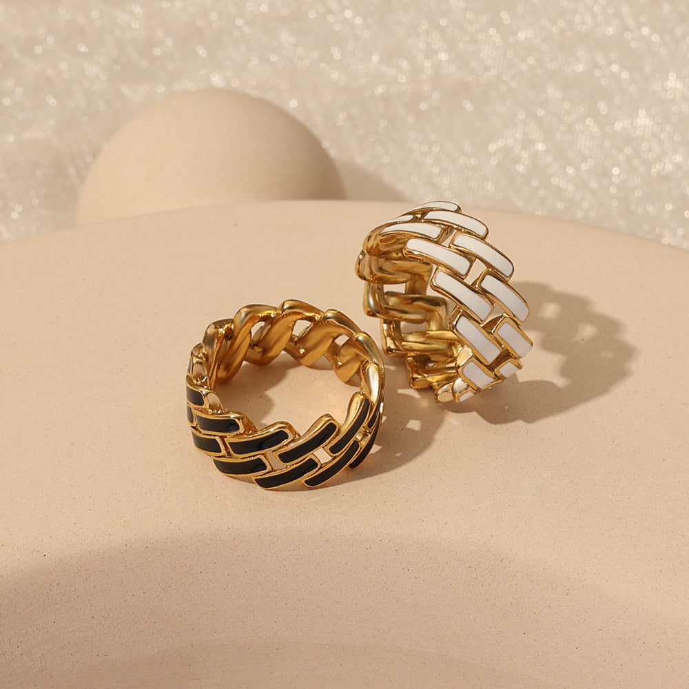Lattice Band Ring – Gold (Black/White)