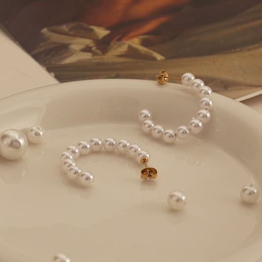 Pearl Accent Hoop Earrings 30 mm – Gold