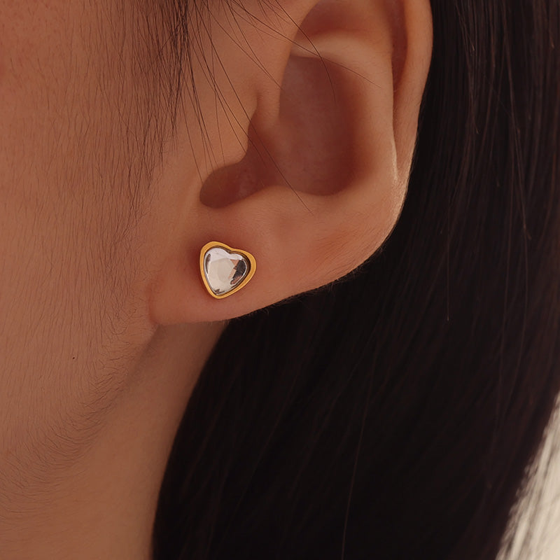 Tiny Heart Studs – Gold (7 mm)