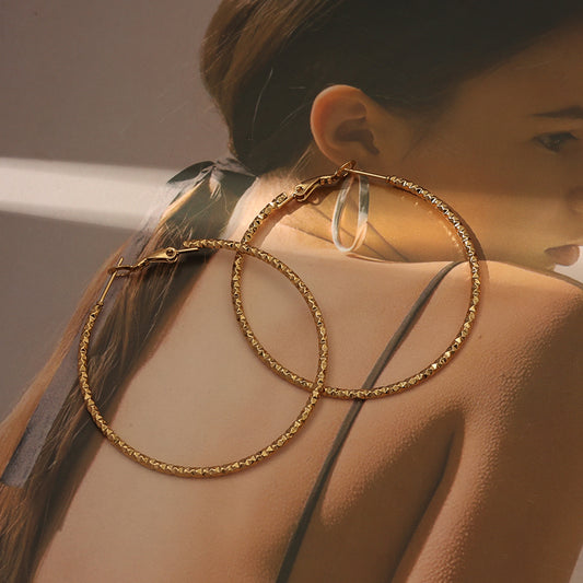 Textured Hoop Earrings – Gold (50 mm)