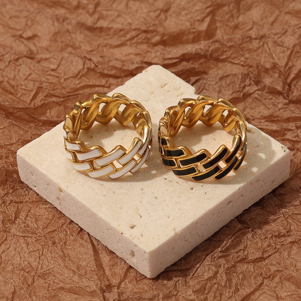 Lattice Band Ring – Gold (Black/White)